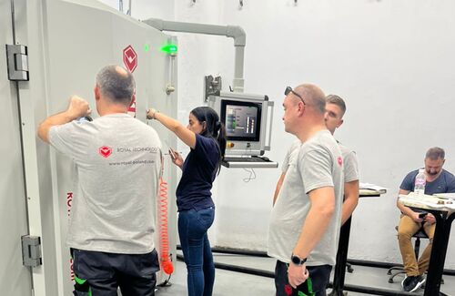 ข่าวล่าสุดของบริษัทเกี่ยวกับ ปรับปรุงประสิทธิภาพการเคลือบและคุณภาพฟิล์มด้วยเครื่องเคลือบระเหยความร้อนจาก Royal Technology